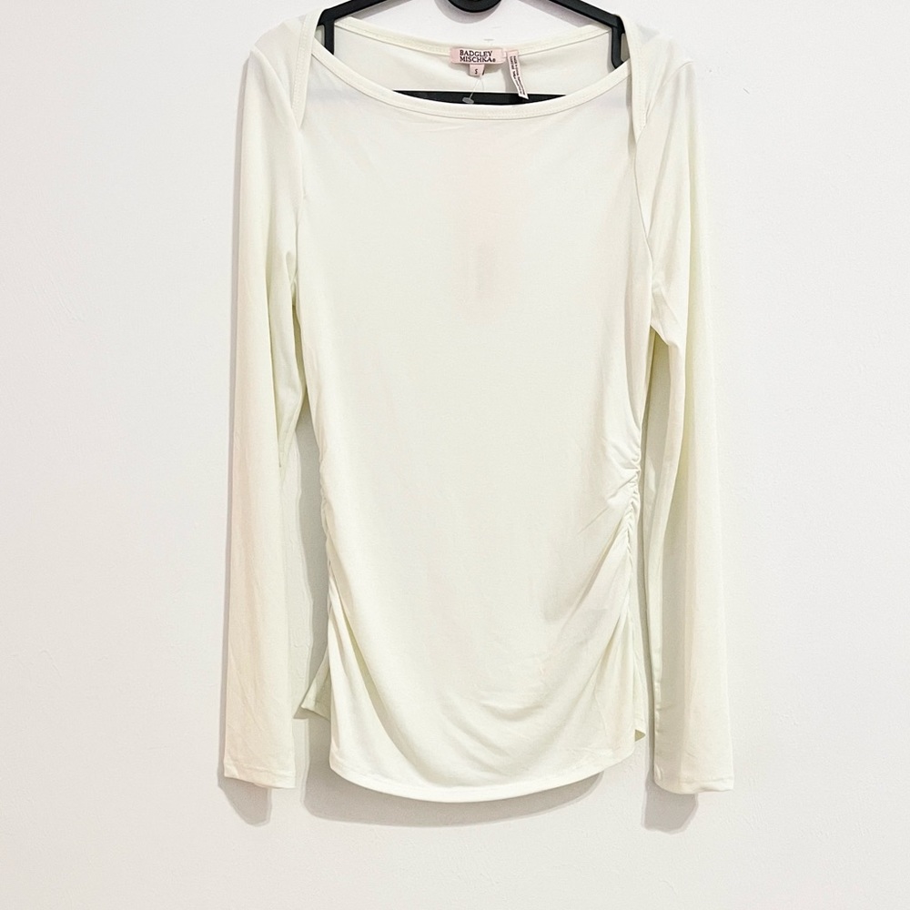 NWT! BADGLEY MISCHKA Cream Long Sleeve Blouse!
